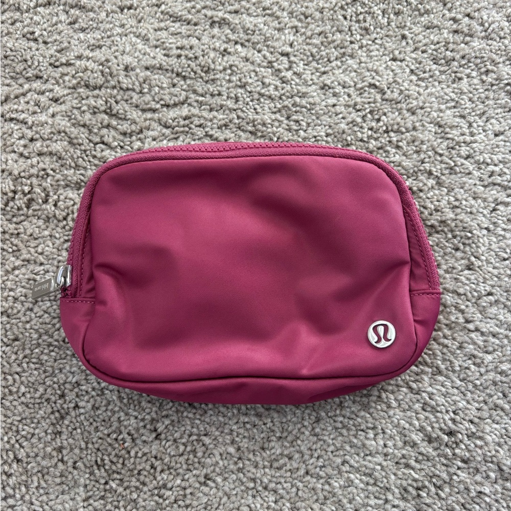 Lululemon Everywhere Belt Bag